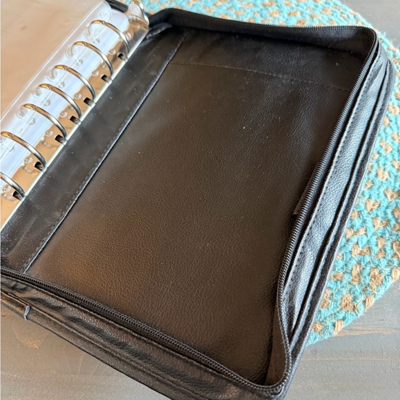 Black Leather FRANKLIN COVEY planner - Picture 2 of 6